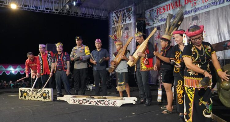 Pembukaan Festival Budaya Adat Istiadat Mendalam  Kayaan. (Foto: Ishaq/KalbarOnline.com)