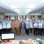 Foto bersama saat lawatan Majlis Daerah Tuaran Sabah Malaysia ke Kantor Wali Kota Pontianak. (Foto: Kominfo/Prokopim Pontianak)