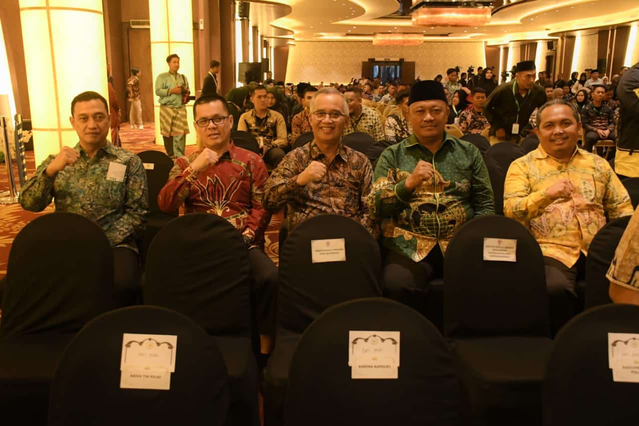 Pj Bupati Kayong Utara, Romi Wijaya menghadiri pembukaan Kongres Himpunan Mahasiswa Islam (HMI) ke XXXII dan Munas Korps Himpunan Mahasiswa Islam Wati (Kohati) ke XXV di Qubu Resort Pontianak, Jumat (24/11/2023). (Foto: Prokopim)