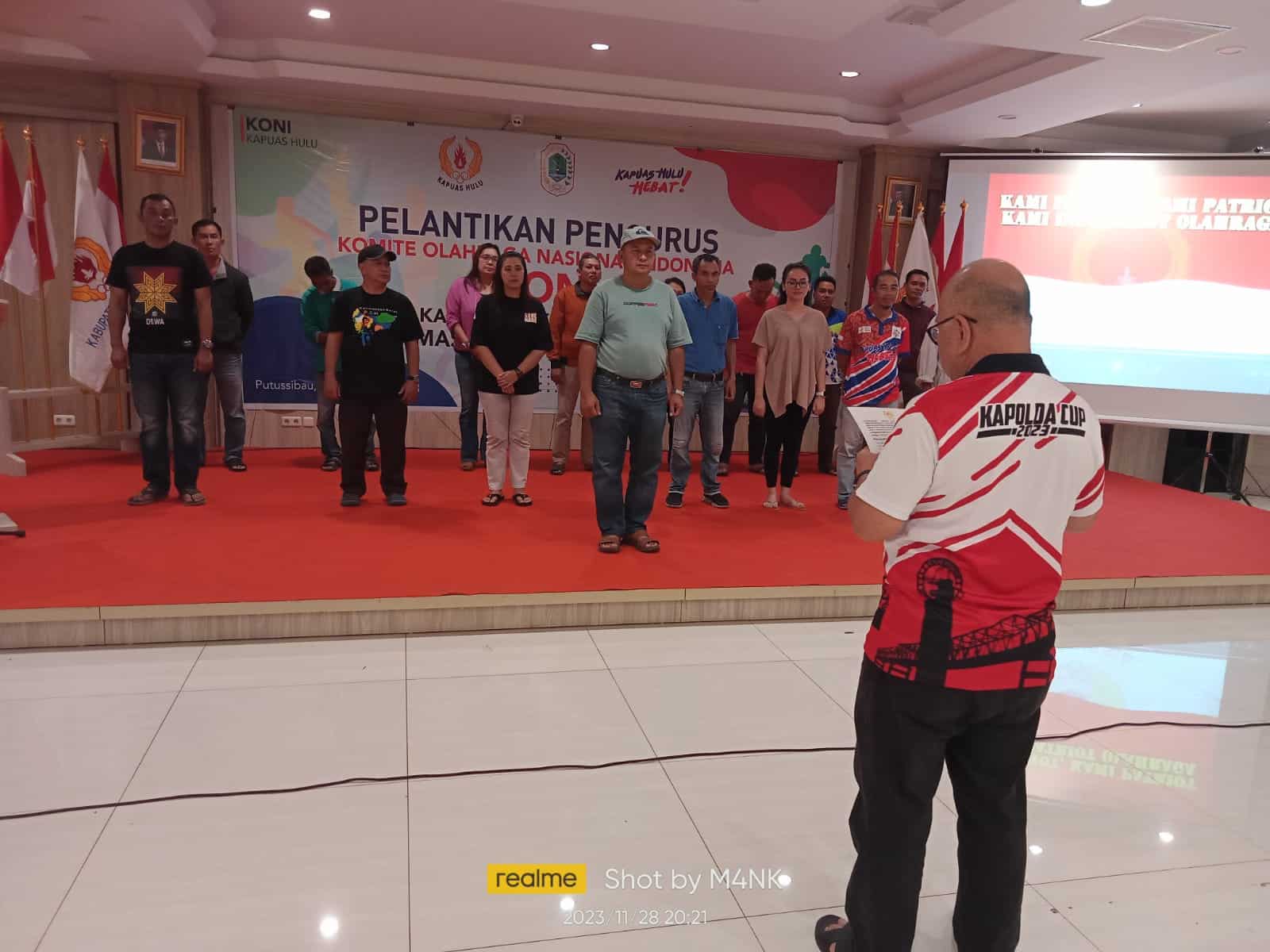 Gladi bersih pelantikan pengurus KONI Kabupaten Kapuas Hulu masa bakti 2023 - 2027, di Aula Hotel Banana Putussibau. (Foto: Ishaq/KalbarOnline.com)