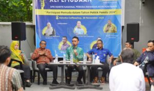Wali Kota Pontianak, Edi Rusdi Kamtono menjadi keynote speaker pada dialog pemuda yang digelar KNPI Kota Pontianak. (Foto: Prokopim Pontianak)