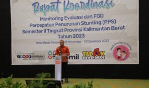 Pj Gubernur Kalbar, Harisson membuka rapat koordinasi monitor evaluasi dan FGD Percepatan Penurunan Stunting (PPS) Semester II Tingkat Provinsi Kalbar 2023, Kamis (30/11/2023). (Foto: Jauhari)