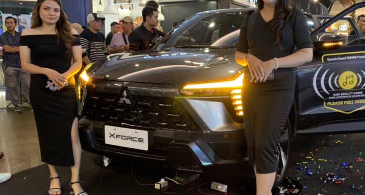 Mitsubishi XFORCE resmi mengaspal di Kalbar setelah dikenalkan pada ajang SEMM di Ayani Mega Mall Pontianak