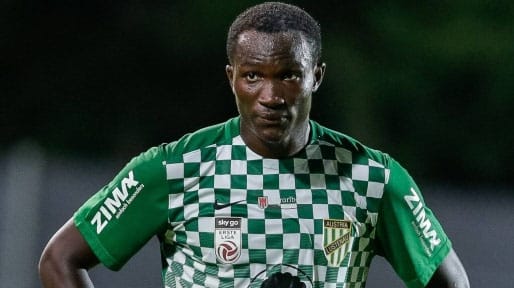 Striker Timnas Ghana, Raphael Dwamena Meninggal Dunia Setelah Jatuh di Tengah Lapangan 1