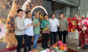 Wali Kota Pontianak, Edi Rusdi Kamtono meresmikan Grand Opening Grill and Dimsum Nusantara di Jalan WR Supratman. (Foto: Kominfo/Prokopim Pontianak)