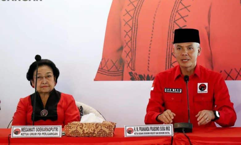 Ketua Umum PDI Perjuangan, Megawati Soekarnoputri dan calon presiden Ganjar Pranowo. (Foto: Istimewa)