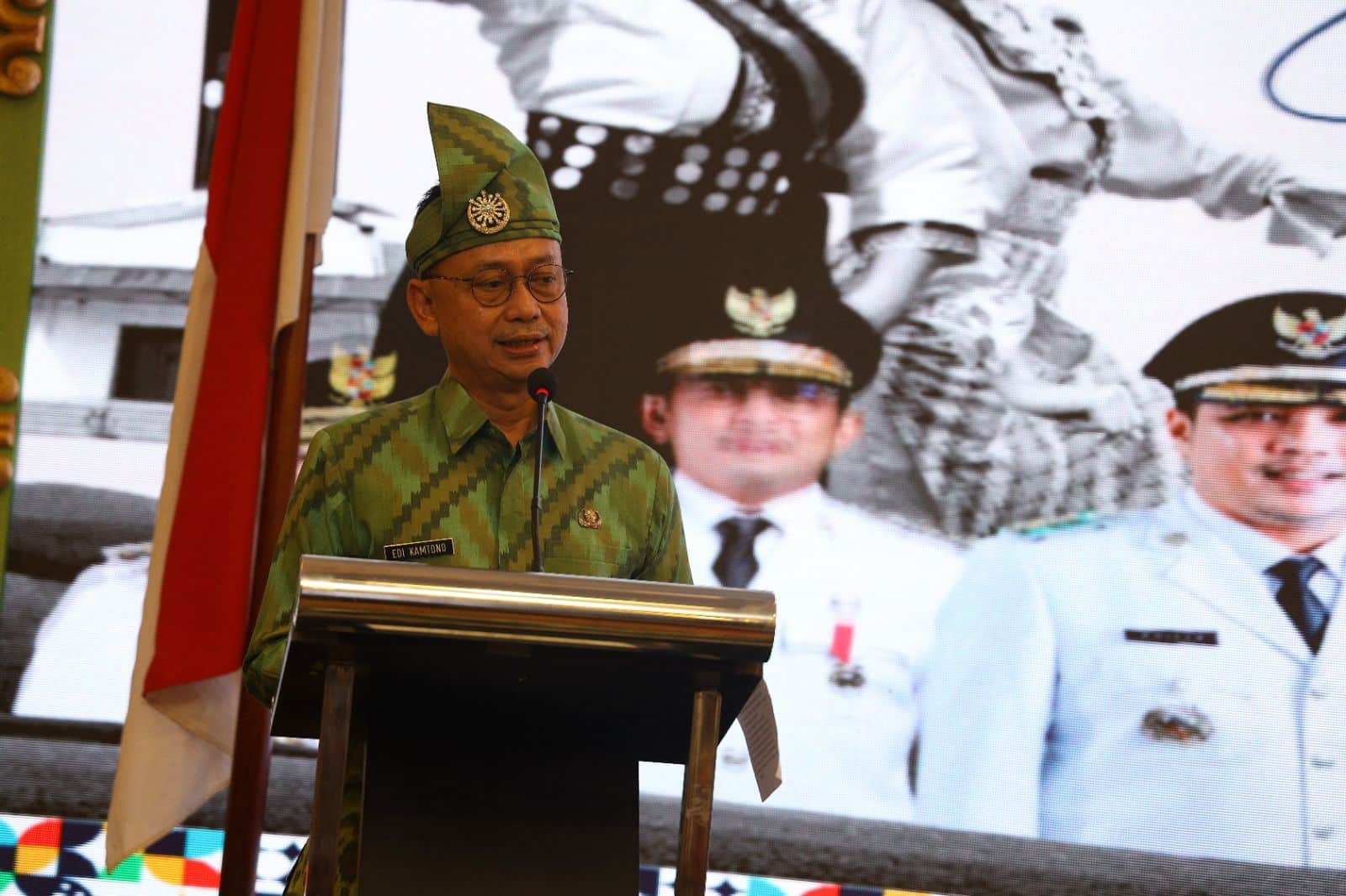 Wali Kota Pontianak, Edi Rusdi Kamtono memberikan sambutan pada Raker Komwil V Apeksi Regional Kalimantan. (Foto: Kominfo/Prokopim Pontianak)