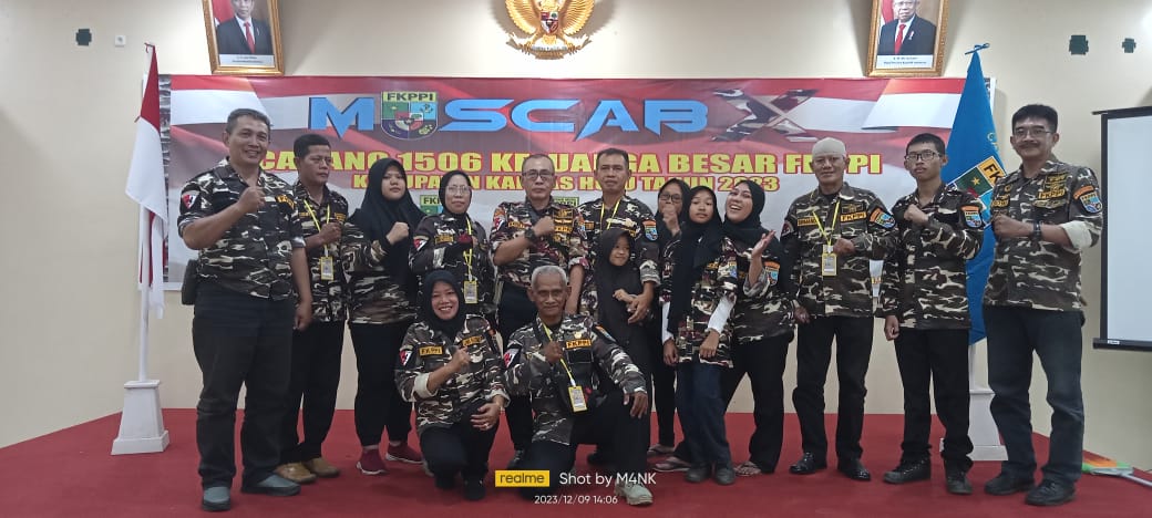 Foto bersama dalam acara Muscab ke X Pengurus Cabang FKPPI 1506 Kabupaten Kapuas Hulu. (Fhoto. Ishaq/KalbarOnline.com)