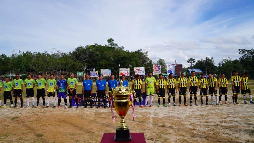 Tim turnamen Porty Cup di Desa Temuyuk Bunut Hulu. (Foto: Ishaq)