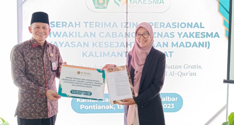 Serah terima izin operasional Yakesma cabang Kalimantan Barat dari Kementerian Agama Provinsi Kalimantan Barat. (Foto: Istimewa)