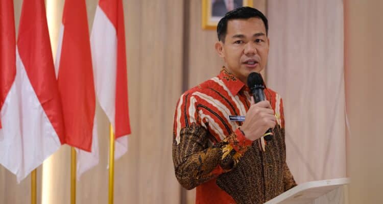 Bupati Kapuas Hulu, Fransiskus Diaan me-launching program merdeka belajar. (Foto: Ishaq/KalbarOnline.com)