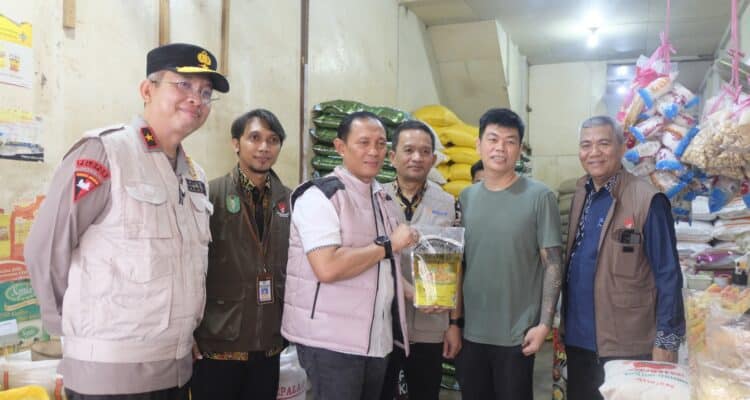 Cek Stok dan Harga Sembako, Tim Satgas Pangan Mabes Polri Kunjungi Pasar dan Gudang Penyimpanan di Pontianak 2