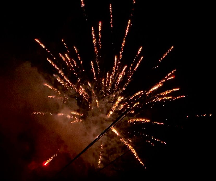Kembang api perayaan Tahun Baru 2024. (Foto: Prokopim Pontianak)