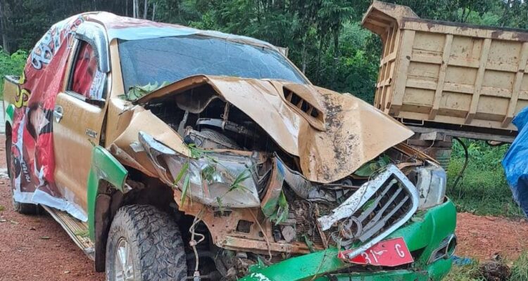 Mobil Dinas Kadis Pertanian Ketapang Alami Kecelakaan Tunggal di Nanga Tayap 2