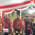 Pj Gubernur Kalbar, Harisson (kiri) bersama Menteri Agama (tengah) dan Uskup Agung Pontianak (kanan). (Foto: Indri)