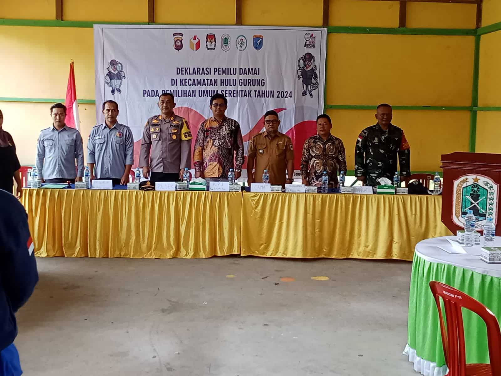 Deklarasi pemilu damai se Kecamatan Hulu Gurung Kabupaten Kapuas Hulu. (Foto: Ishaq)