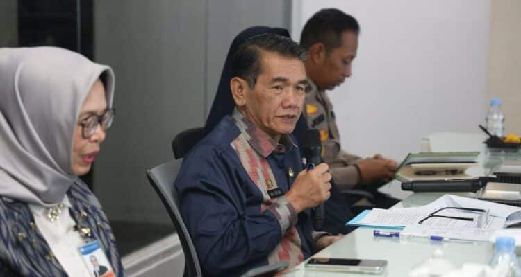 Pj Wali Kota Pontianak, Ani Sofian saat memimpin rapat koordinasi High Level Meeting (HLM) TPID Kota Pontianak. (Foto: Kominfo/Prokopim Pontianak)