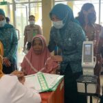 Windy Jenguk Para Pasien Ibu dan Anak di RSUD Sultan Jamaluddin Sukadana 20