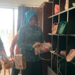 Windy Borong Produk UMKM Berbahan Daun Pandan di Dekranasda Sukadana  27