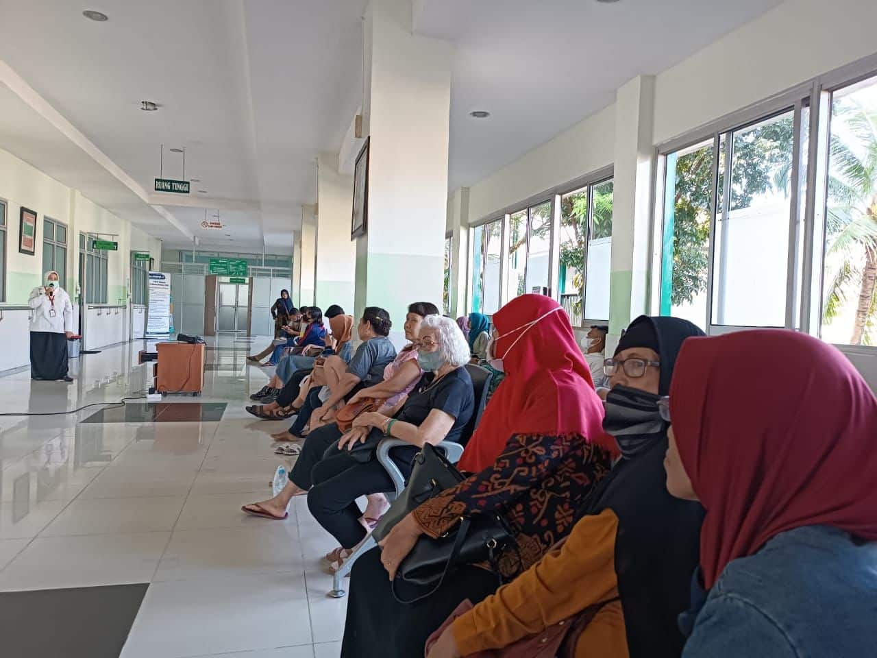 Penyuluhan mengenai obat maag di RSUD Sultan Syarif Mohamad Alkadrie Kota Pontianak, Rabu (24/01/2024). (Foto: PKRS-Humas/RSUD-SSMA)