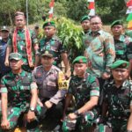 Pj Sekda Kalbar Dampingi Kasad TNI Kunker ke Batas Negara 26