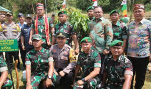 Pj Sekda Kalbar Dampingi Kasad TNI Kunker ke Batas Negara 4