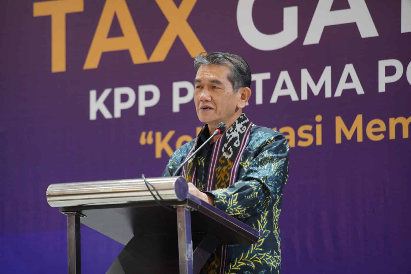Pj Wali Kota Pontianak, Ani Sofian memberikan sambutan pada acara Tax Gathering yang digelar KPP Pontianak Timur. (Foto: Prokopim Pontianak)