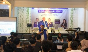 Kampanye dialogis “Kincah Bang Lutfi” dari Caleg PAN Kalbar bersama mahasiswa. (Foto: Indri)