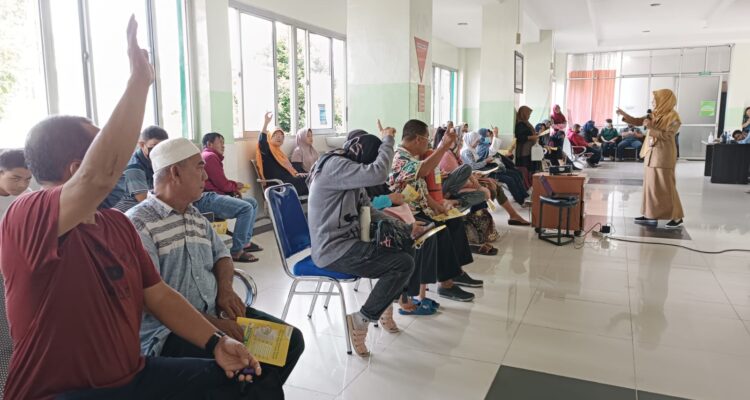 Penyuluhan tentang “Mengenal Lebih Dekat Penyakit Diabetes Melitus” di Rumah Sakit Umum Daerah (RSUD) Sultan Syarif Mohamad Alkadrie (SSMA) Kota Pontianak, Selasa (05/02/2024). (Foto: RSUD SSMA Pontianak)