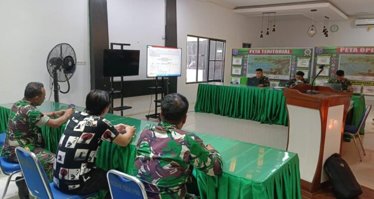 Kodim 1206 Putussibau dirikan posko pengaduan netralitas TNI di pemilu 2024. (Foto: Ishaq)