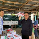 Pemilu 2024, Sutarmidji Bersama Istri dan Anak Salurkan Hak Pilih di TPS 009 Sungai Beliung Pontianak 14
