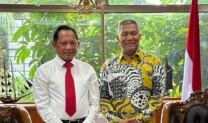 Syarif Kamaruzaman (kanan) bersama Mendagri, Muhammad Tito Karnavian. (Foto: Istimewa)