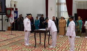 Resmi Dilantik, Syarif Kamaruzaman dan Suherman Siap Jalankan Arahan Presiden dan Pj Gubernur Kalbar 3