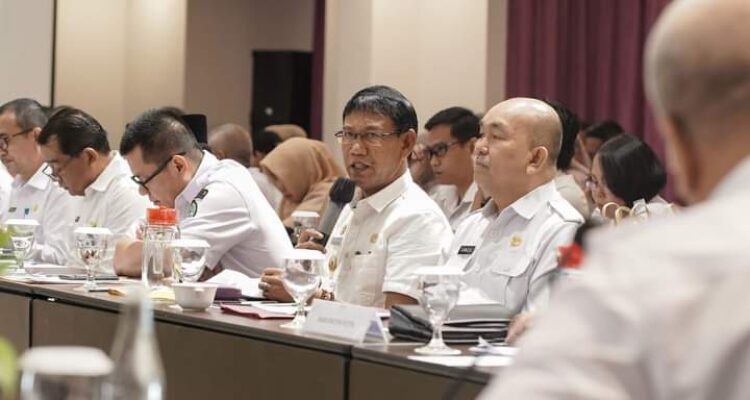 Wabup Ketapang Hadiri High Level Meeting Terkait Kemiskinan Ekstrem dan Stunting Provinsi Kalbar Tahun 2024 1