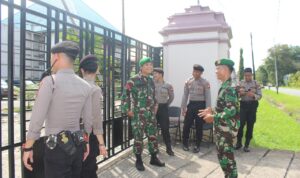 TNI-Polri Perketat Pengamanan Rapat Pleno KPU di Gedung DPRD Kapuas Hulu 11