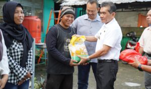 Pemkot Pontianak Gelar Operasi Pasar Empat Kelurahan di Kecamatan Pontianak Barat 1