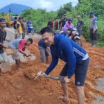 Sejumlah Elemen Warga di Kayong Utara Gotong Royong Perbaiki Jalan Provinsi yang Rusak Parah 13