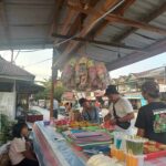 Ngabuburit di Teluk Melano Jadi Pilihan, Sembari Berburu Takjil di Pasar Ramadhan 23
