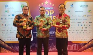 Bank Kalbar Pertahankan Gelar Bergengsi Bintang 5 di Ajang Top BUMD Awards 2024 4