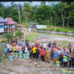 Dinas Pertanian dan Tanaman Pangan Kapuas Hulu Serahkan Bantuan Hand Sprayer kepada Kelompok Tani Desa Segiam