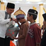 Bupati Kapuas Hulu Buka Puasa Bersama dengan Masyarakat di Masjid Raudhatul Jannah Semitau 24