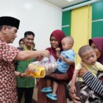 Cegah Stunting, Pemkot Serahkan Paket Makanan Tambahan ke 50 Baduta di Pontianak Selatan 26
