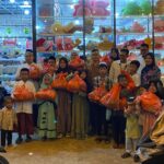 Pemuda Muhammadiyah Ketapang Ajak Anak Yatim dan Dhuafa Shopping Baju Lebaran 17