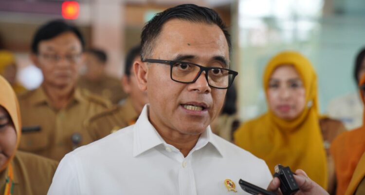 Menteri PANRB Janji Tuntaskan Honorer K2 Jadi PPPK Tahun Ini 3
