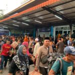 Kapal Tujuan Surabaya Batal Berangkat Buntut Insiden Kebakaran Kapal Bukit Raya 15