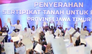 Presiden Jokowi Serahkan Sertipikat Tanah untuk Masyarakat Banyuwangi