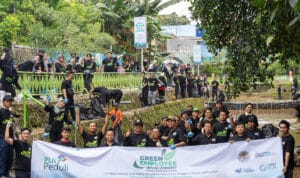 Program Green Employee Involvement Bersih-Bersih Sungai Besar Banjarbaru diikuti oleh 215 relawan dari pegawai PLN UIP3B Kalimantan, petugas kebersihan DLH, Pekerja Sosial Masyarakat kota Banjarbaru dan warga sekitar bantaran sungai